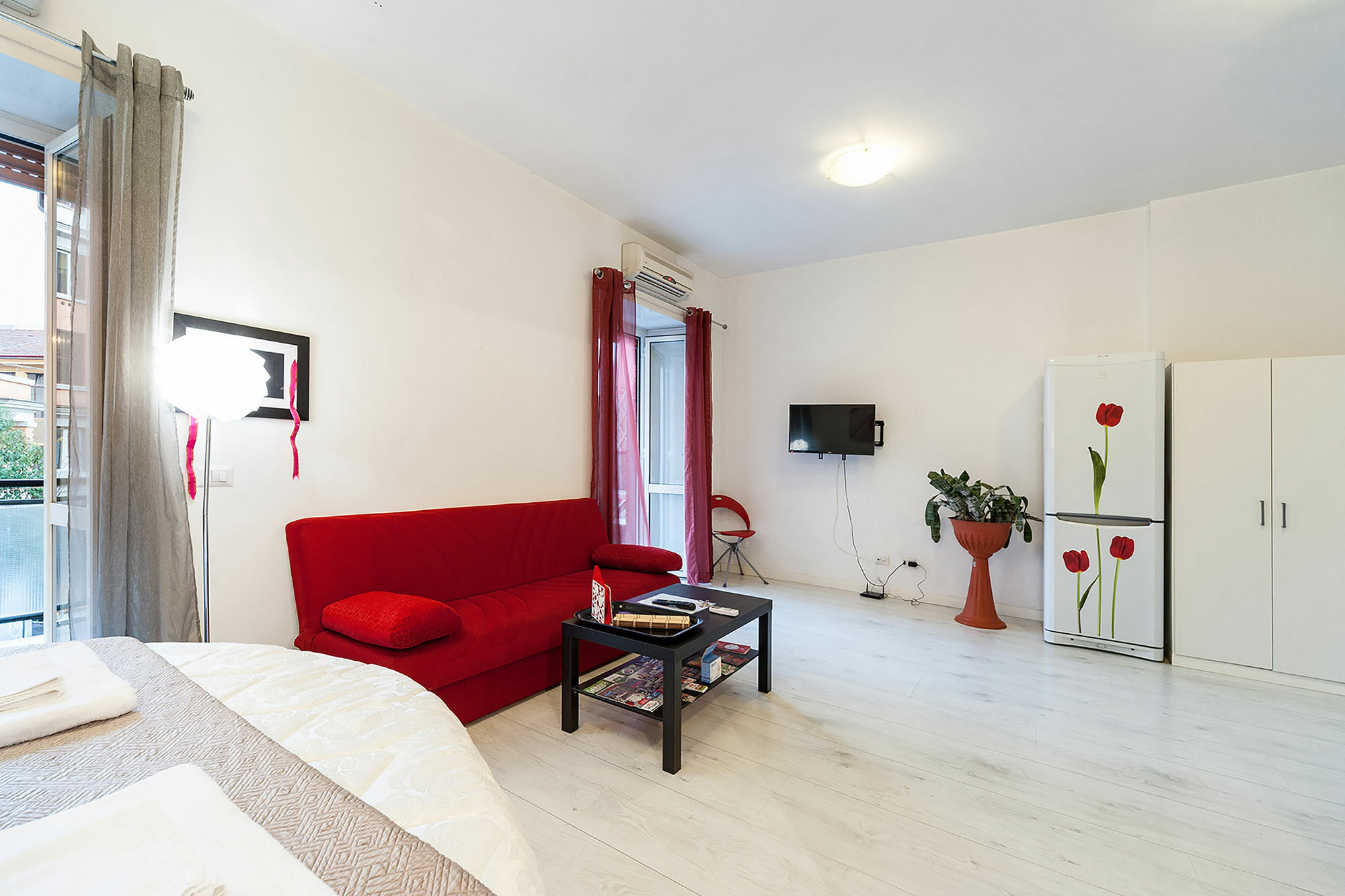 Hosting Flats Guesthouse Рим Экстерьер фото